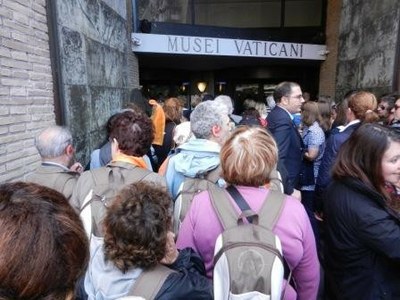A l'entrée du Musée du Vatican
