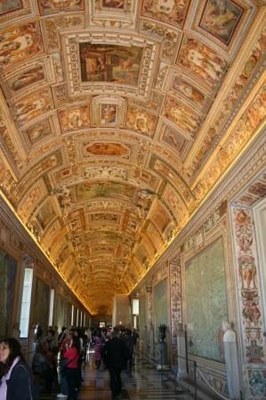 Musée du Vatican : de longs couloirs et autant d'oeuvres d'art