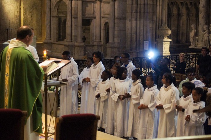 album-photos-prise-d2019aube-a-la-basilique-cathedrale-saint-denis-le-22-septembre