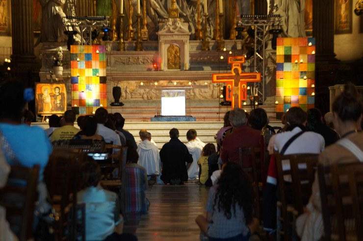 photos-souvenirs-de-la-priere-de-taize-lors-des-jeux-le-28-juillet-a-paris