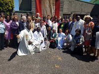 photo098 au centre droit : parents de Joseph au millieu de la délégation de l'Unité Pastorale : Épinay sur seine / Villetaneuse : juin 2018