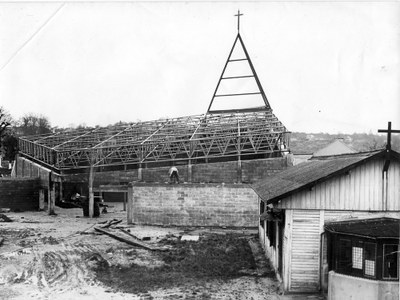 1965 1967 Construction de NDL b Chapelle bois